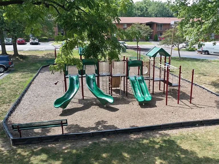 Brookwood Apartments — Photo 8