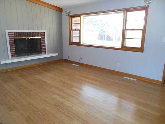 5th image of 1713 Meadowlake Dr