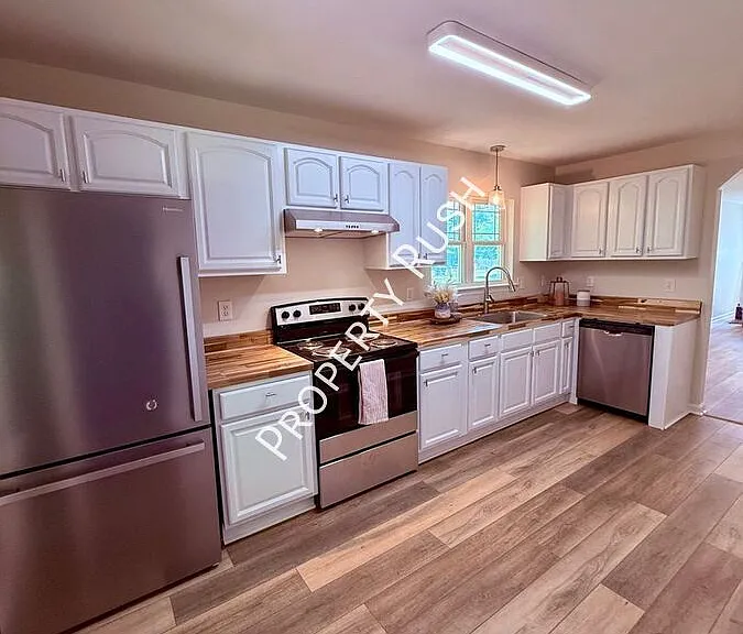 709 N Holly St — Photo 9