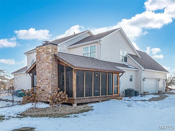 4th image of 714 Longhi Rd