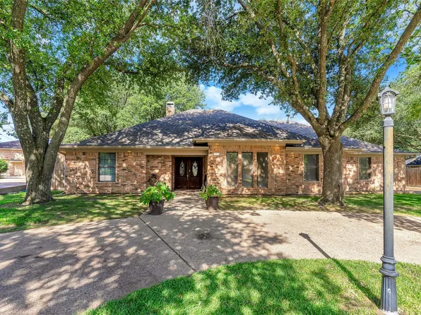 1002 Canyon Ct, Cleburne, TX 76033