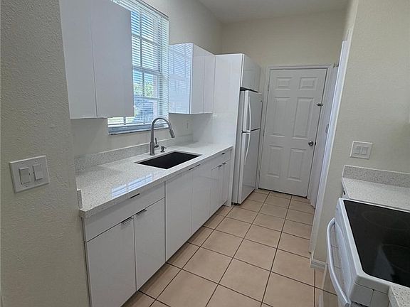 3rd image of 3117 25th St SW