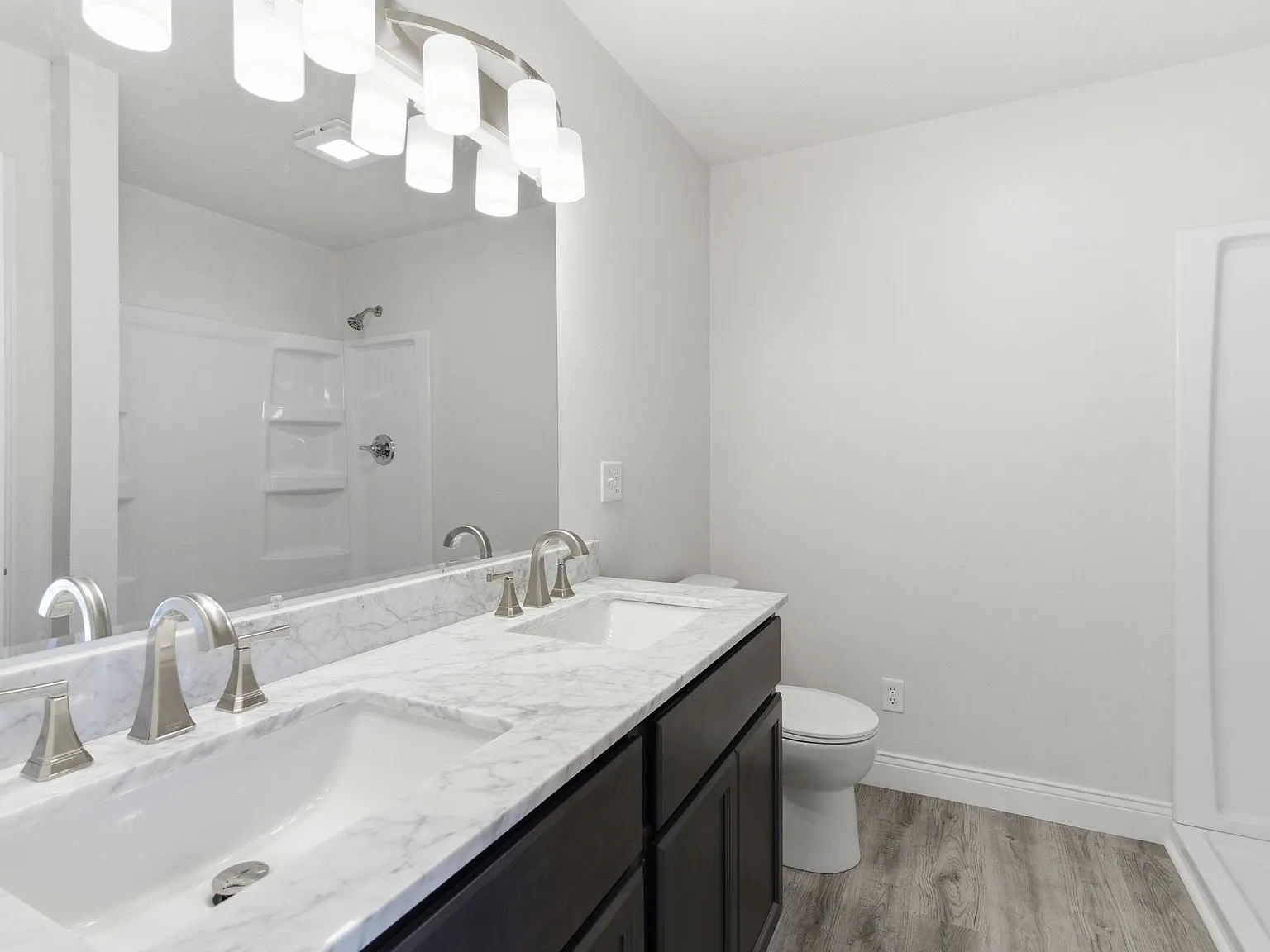 3 bed, 1200 sqft, $1,800 — Photo 3