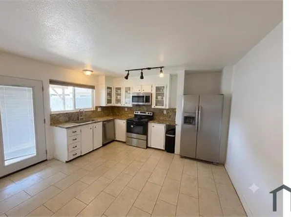 2417 Paradise Village Way, Las Vegas, NV 89120