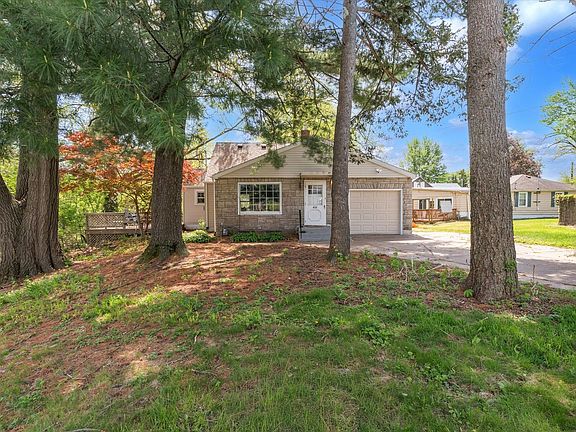 2nd image of 408 32nd Ave