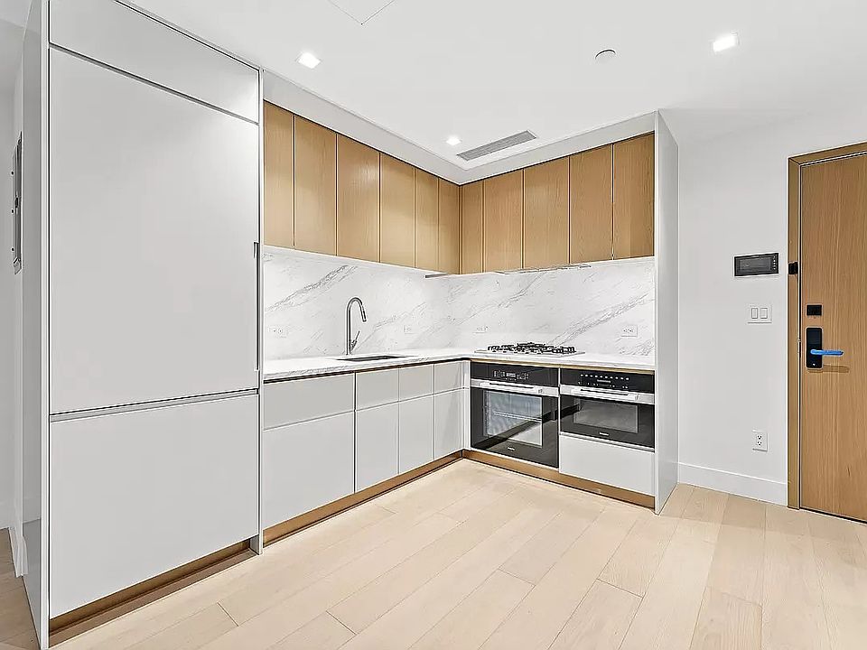 1st image of 208 Delancey St #2H