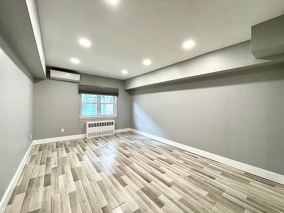 4th image of 24-27 43rd St #4