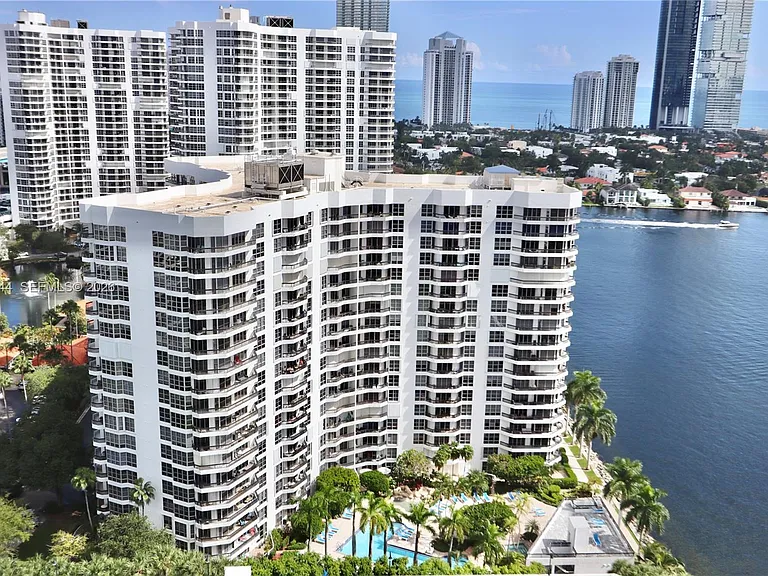 3600 Mystic Pointe Dr #1115 — Photo 51