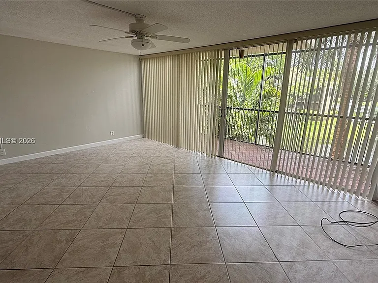 2921 SW 87th Ave #511 — Photo 8