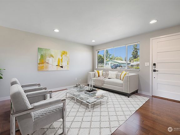 3rd image of 1110 E 51st Street S