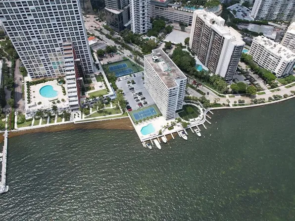 200 SE 15th Rd APT 3K, Miami, FL 33129