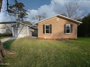 119 Shadow Brook Dr, Jacksonville, NC 28546