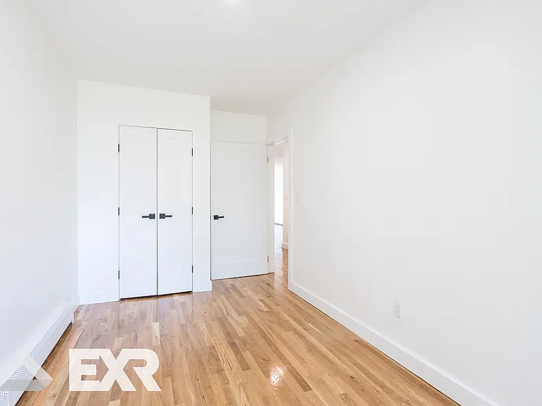 9 Hunterfly Pl #1F — Photo 9