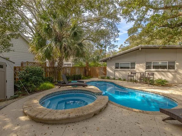 2128 Bruce Dr, Saint Simons Island, GA 31522