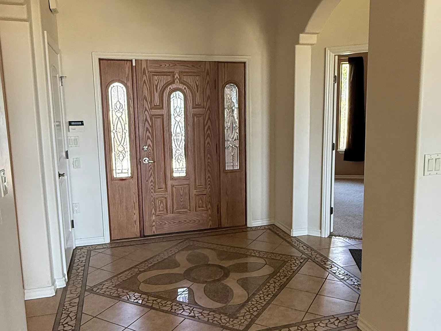 3 bed, 3.5 bath, 3004 sqft, $2,875 — Photo 4