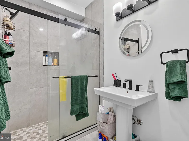 927 Kennedy St NW #304 — Photo 16