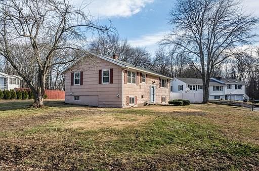 3rd image of 97 Tanglewood Dr