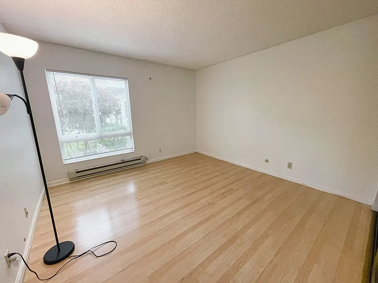902 Peninsula Ave #207 — Photo 6