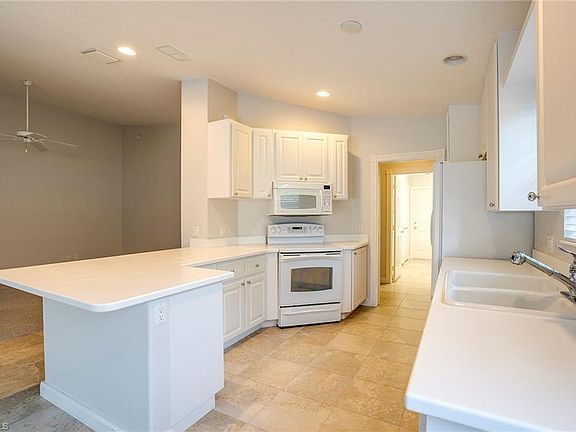 4th image of 7905 Umberto Ct