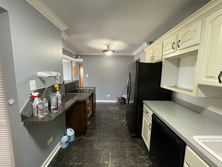 5850 W 87th St #3C — Photo 8