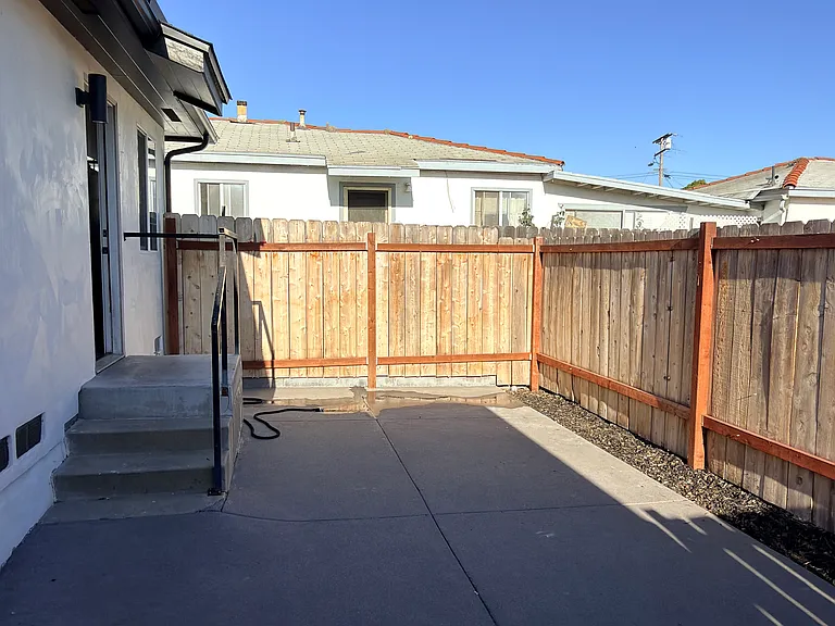 7967 Golden Ave — Photo 15