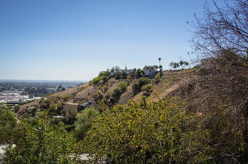 1st image of 2806 Paradise Dr