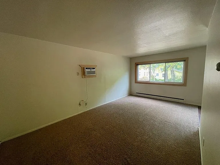 418 7th St SE #203 — Photo 7