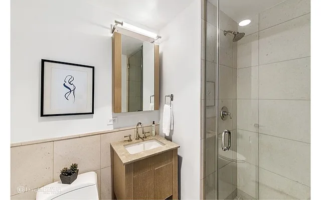 Rented by Douglas Elliman | media 27