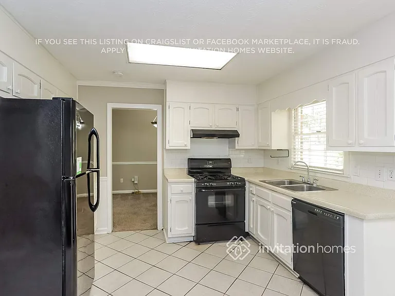 631 Shannon Green Cir SW — Photo 8