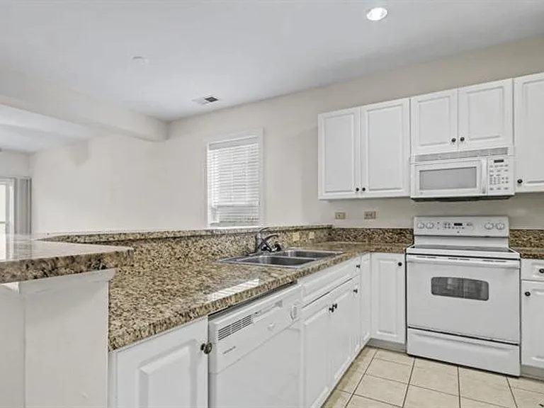 104 Cypress Point Ct #106A — Photo 11