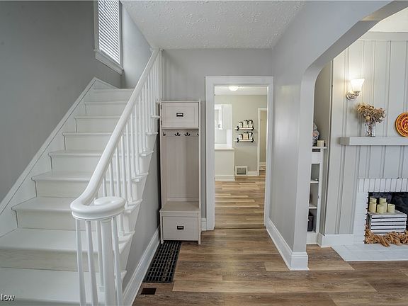 2nd image of 238 25th St NW
