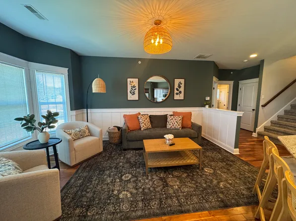 6009 S Dune Harbor Dr APT 201, Portage, IN 46368