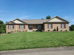 1110 Austin Dr, Red Bud, IL 62278