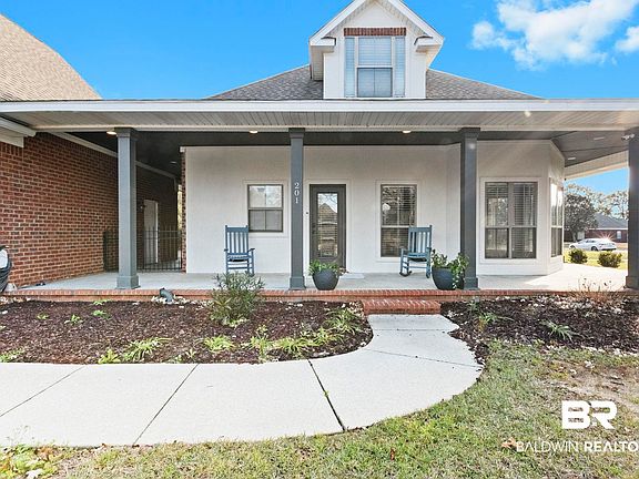 5th image of 201 Royal Ln
