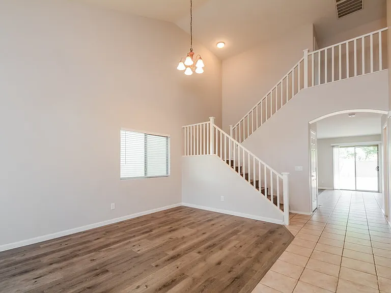 3202 S Justin Dr — Photo 4