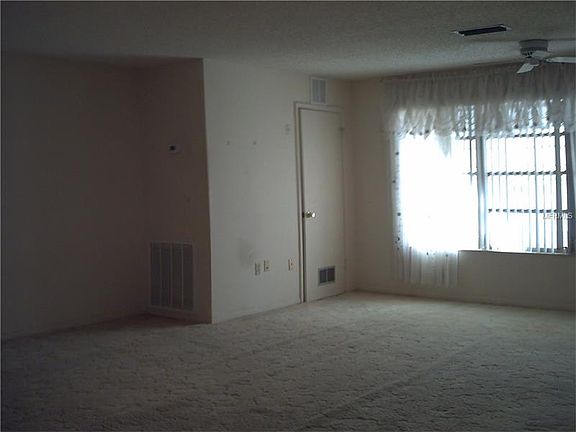 4th image of 5623 80th St N Unit 206