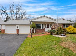 13 Birchwood Rd, Wyomissing, PA 19610