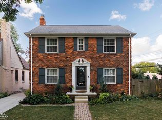477 Calvin Ave, Grosse Pointe Farms, MI 48236