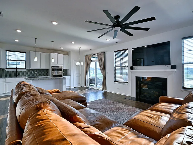 311 Dennis Ln — Photo 4