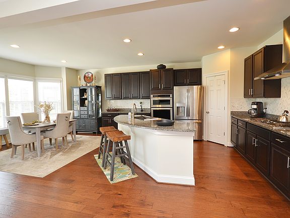 5th image of 42334 Grahams Stable Sq