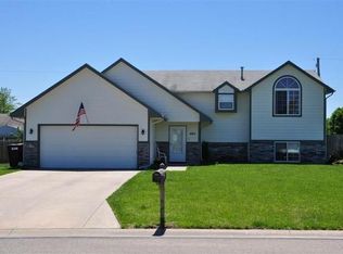 405 E Oakwood Dr, Rose Hill, KS 67133