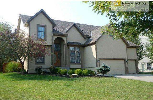 Fresh paint inside and out. Nicely manicured landscaping.