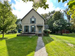 126 Addison St, Kelleys Island, OH 43438