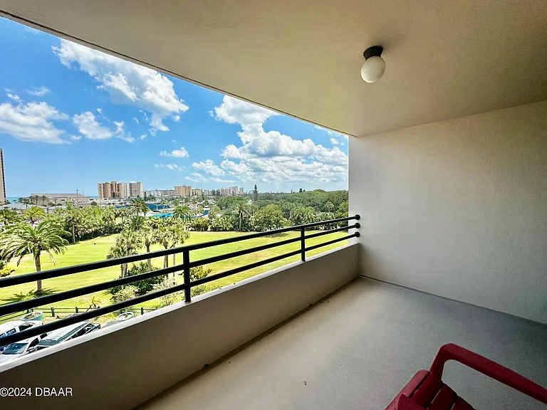 1 Oceans West Blvd #4B5 — Photo 33