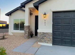 501 6th St NE, Rio Rancho, NM 87124