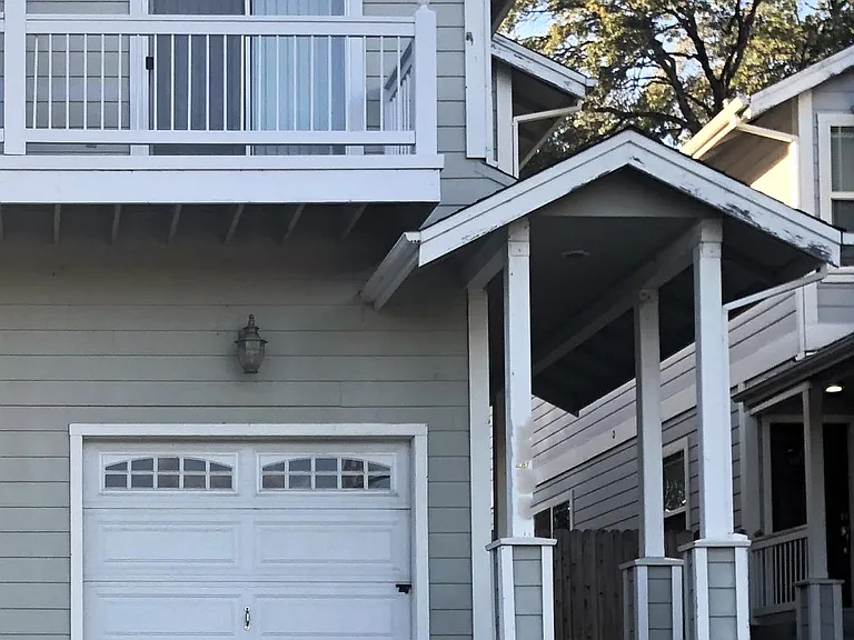 1245 Hartley St — Photo 2