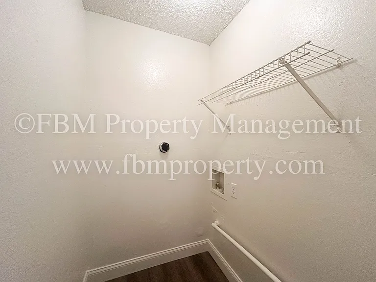 604 Walter Stephenson Rd #A — Photo 6