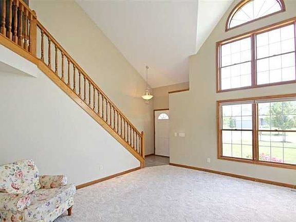 3rd image of 312 Twinbrook Dr