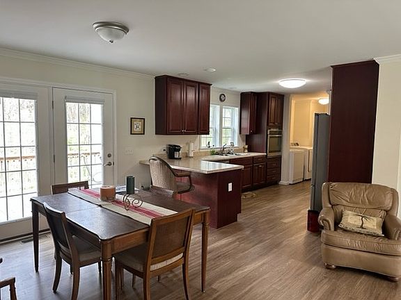 4th image of 280 Ferry Hill Trl