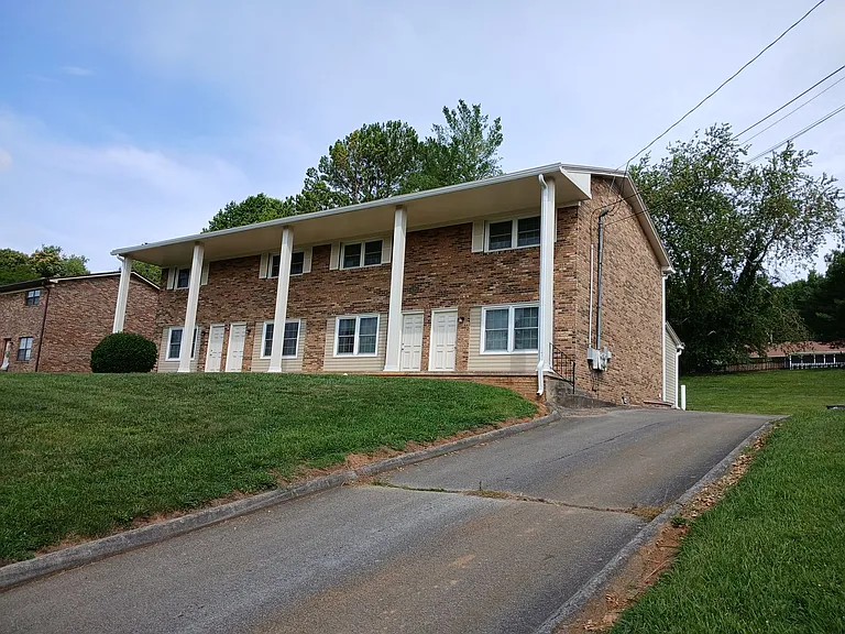 932 Kendrick Creek Rd — Photo 1